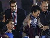 СМИ обвинили Путина во флирте с женой лидера КНР (ВИДЕО, ФОТО)